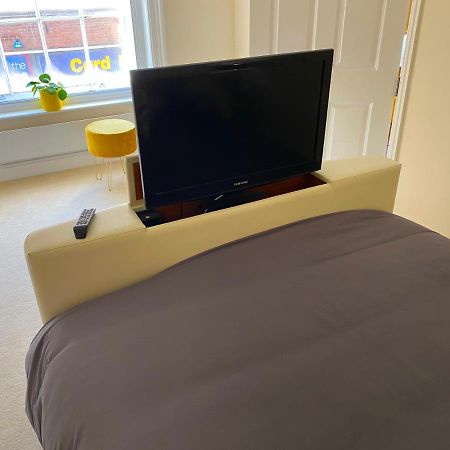 Deluxe High Street Apartment Canterbury Kültér fotó